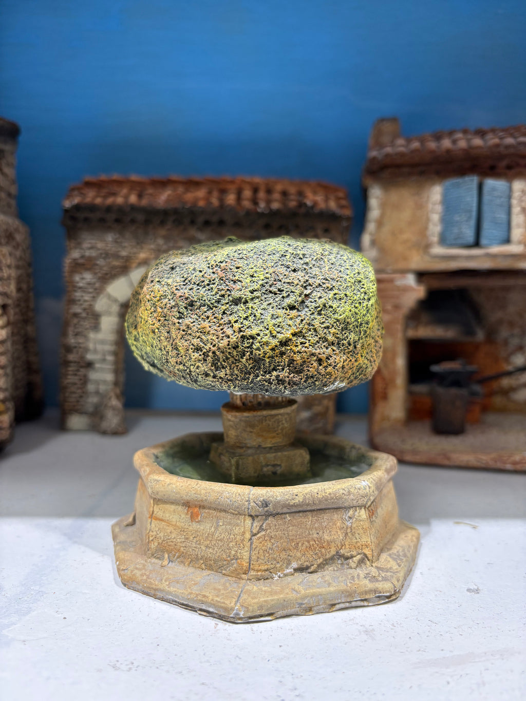 Fontaine avec arbre