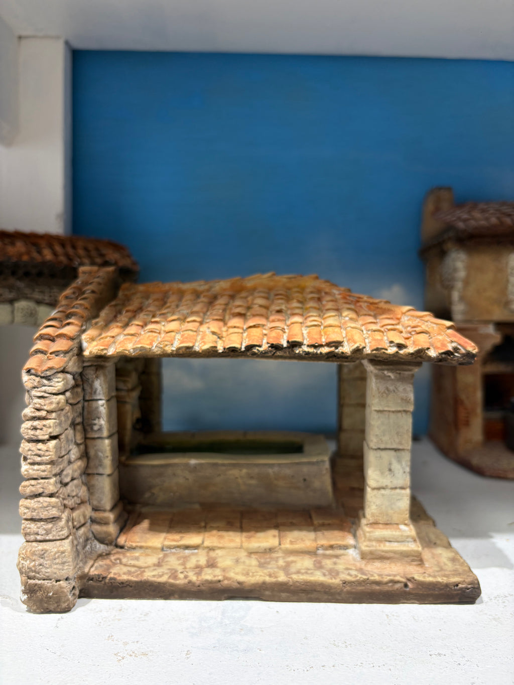 Lavoir avec toit