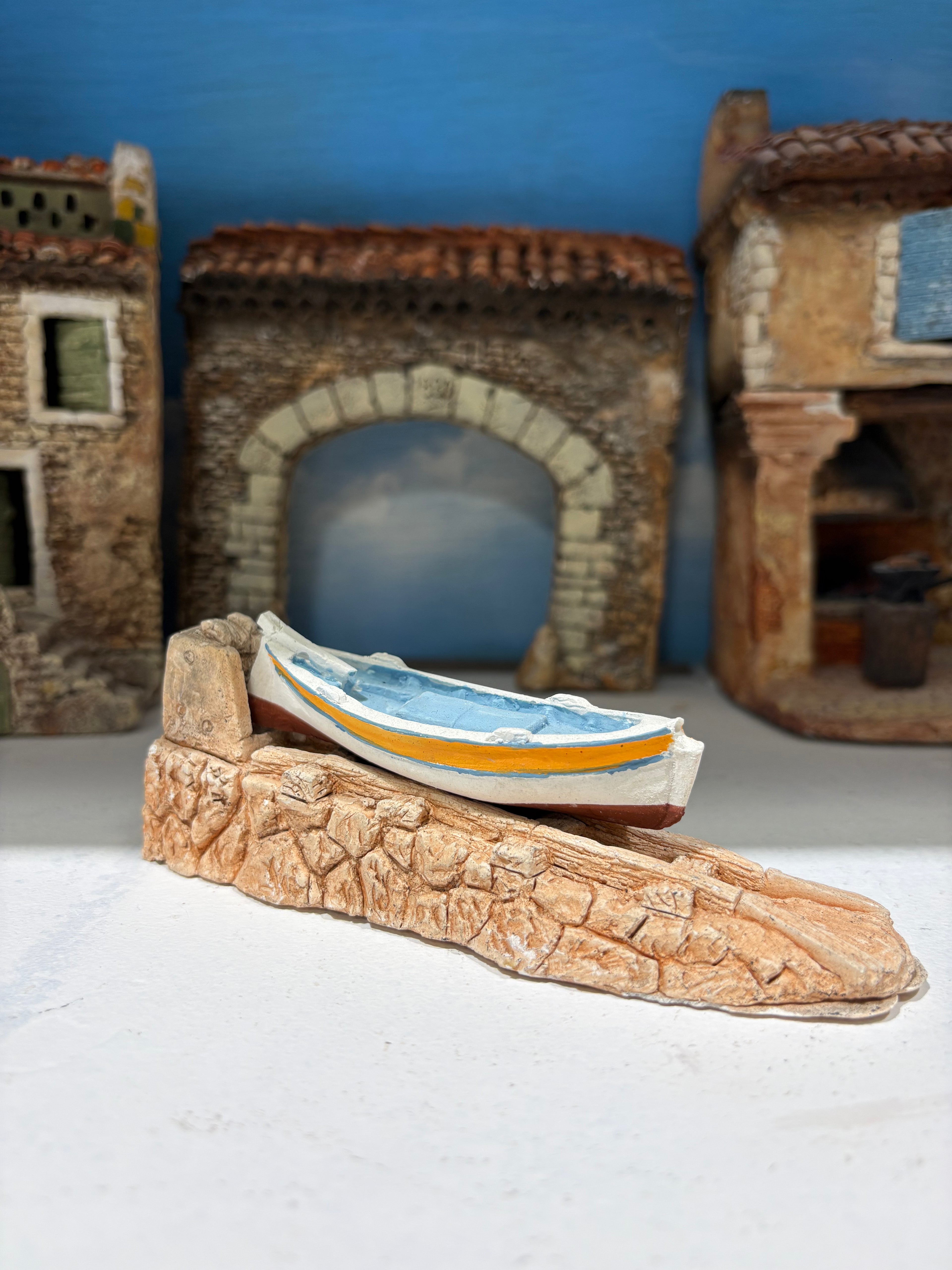 Petit bateau pointu avec cale